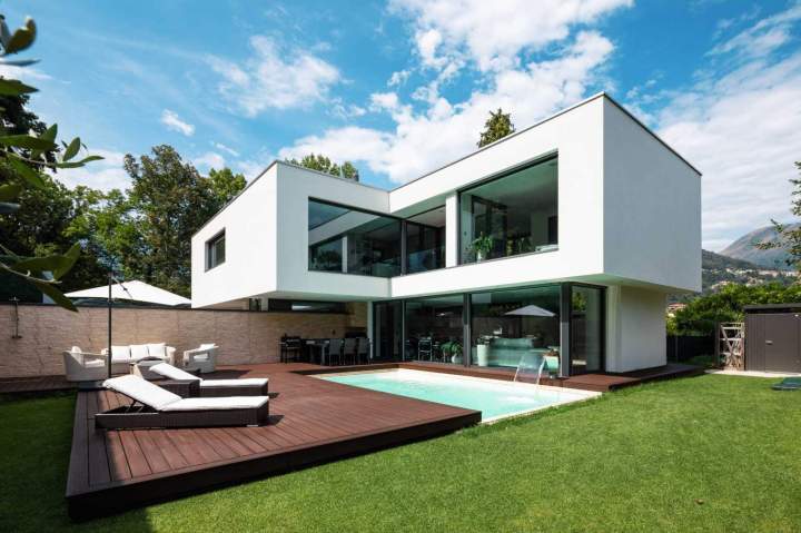 Terrasse en bois avec piscine intégrée Saint-Germain-des-Fossés